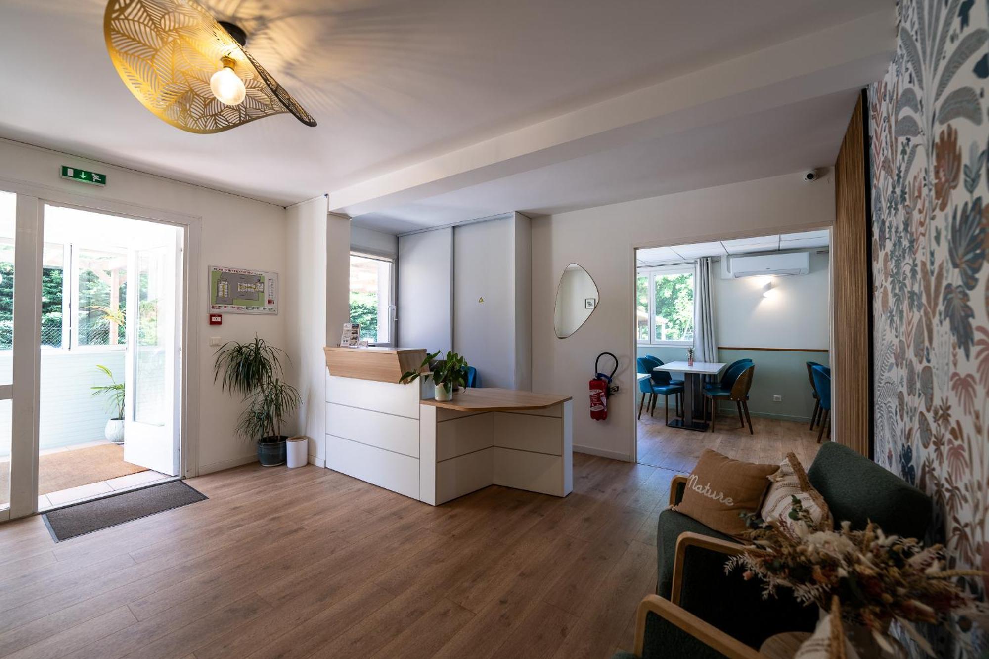 Villa Hotel Gien Bagian luar foto