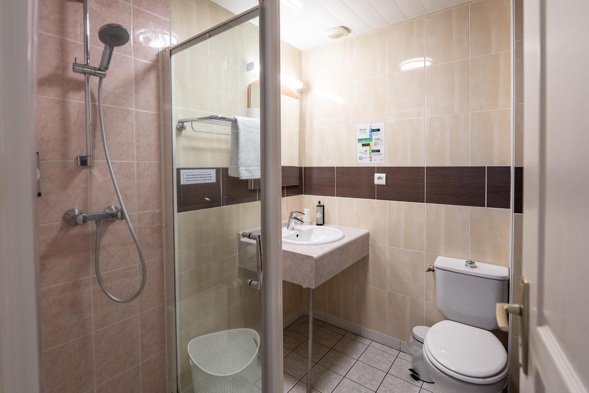 Villa Hotel Gien Bagian luar foto